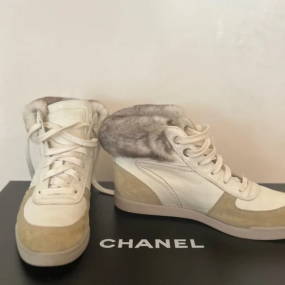 Vintage Chanel boots sneakers Italy size 38 real Fur Rare white Gray - Picture 2 of 12